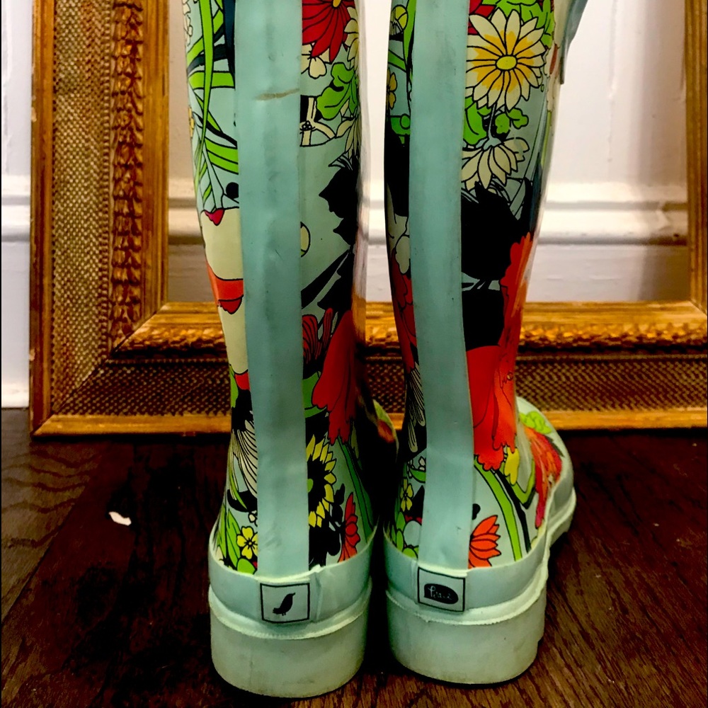 Peace Bird galoshes